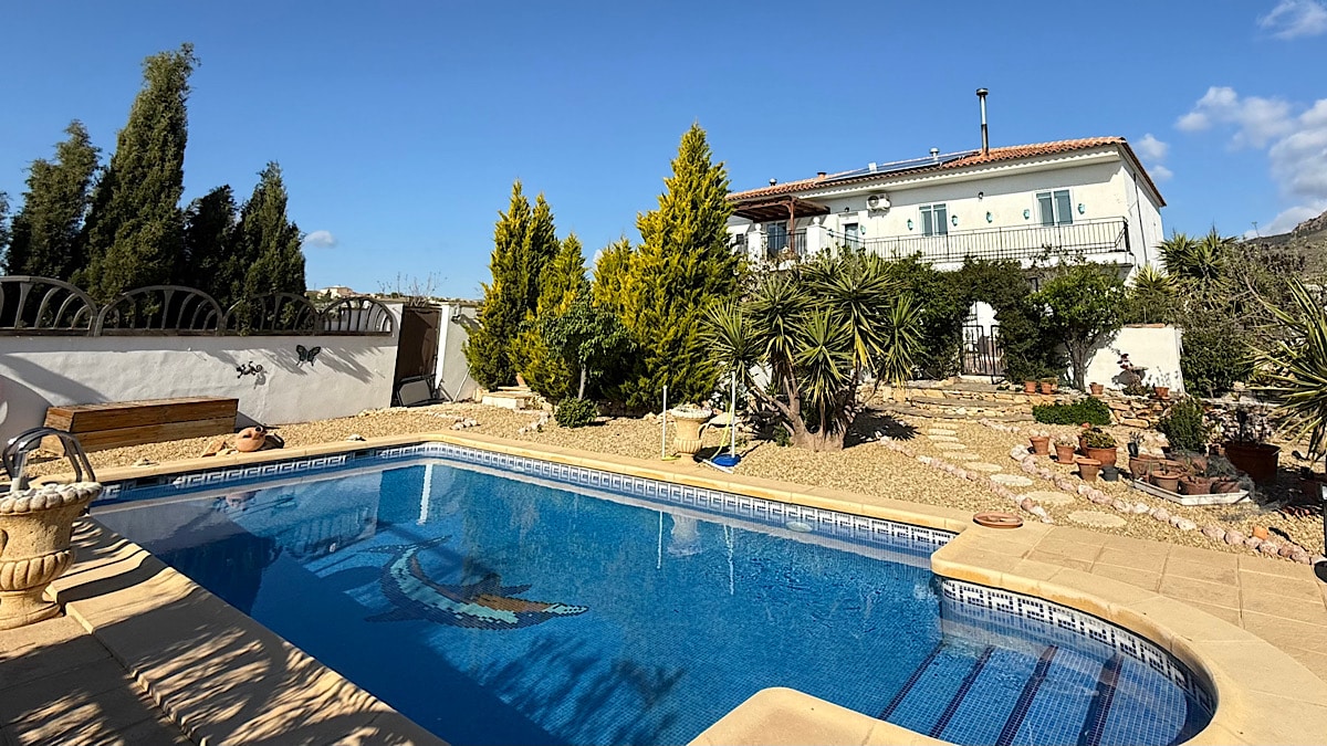 casa-nuestro-sueno-zwembad-met-huis-oria-almeria