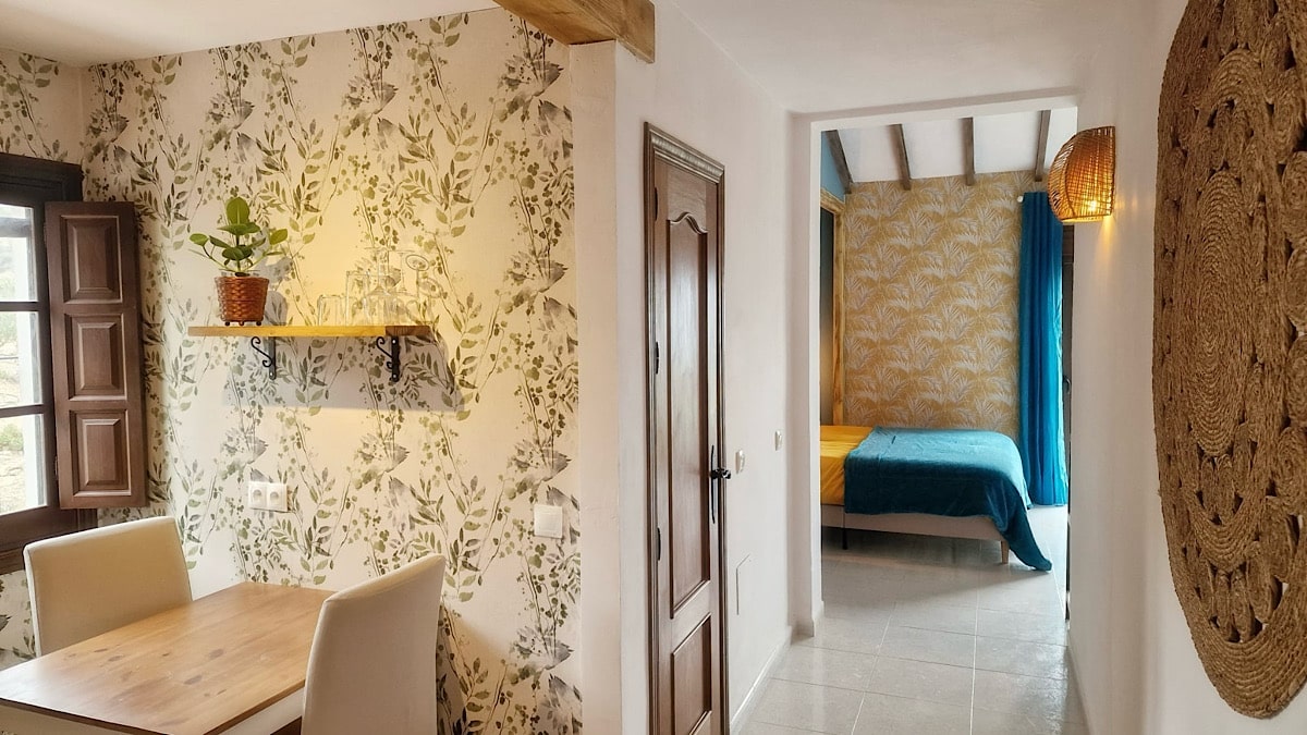 eetgedeelte-in-de-gastenkamer-suite-