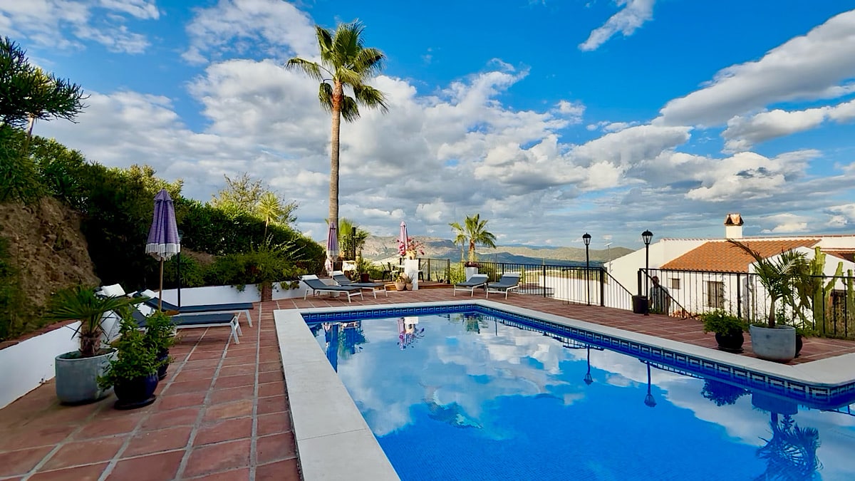 finca-flamenco-nederlandse-benb-in-pizarra-malaga