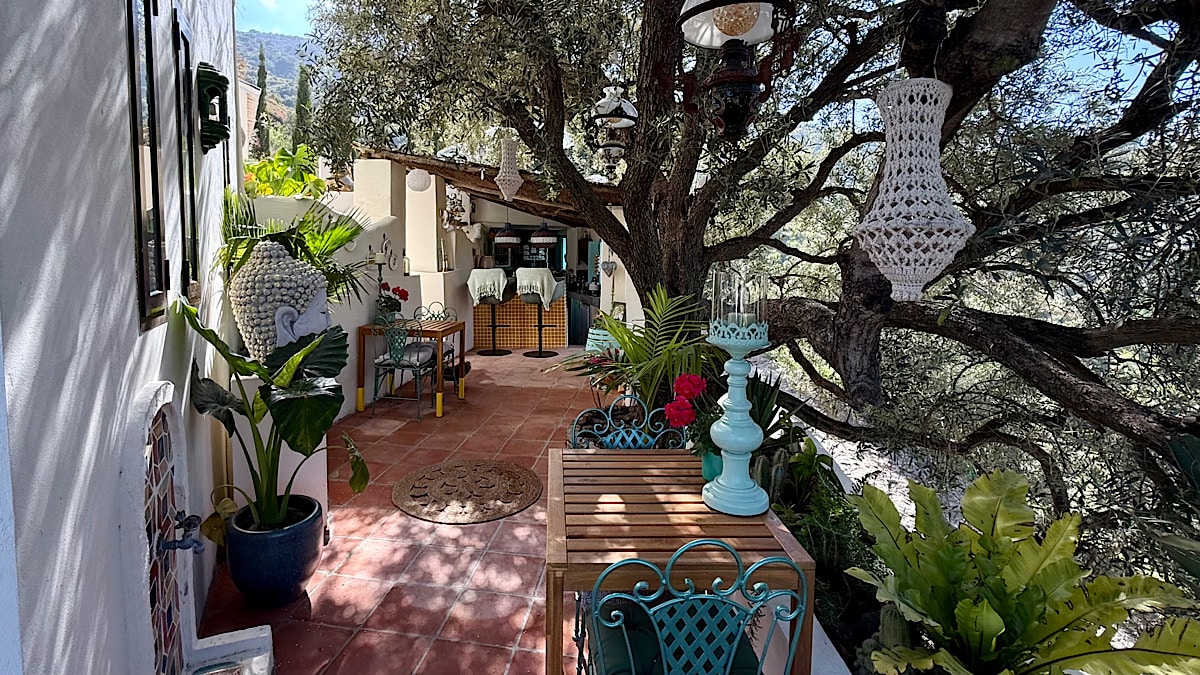 terras-met-schaduwplekjes-finca-conchales-torrox