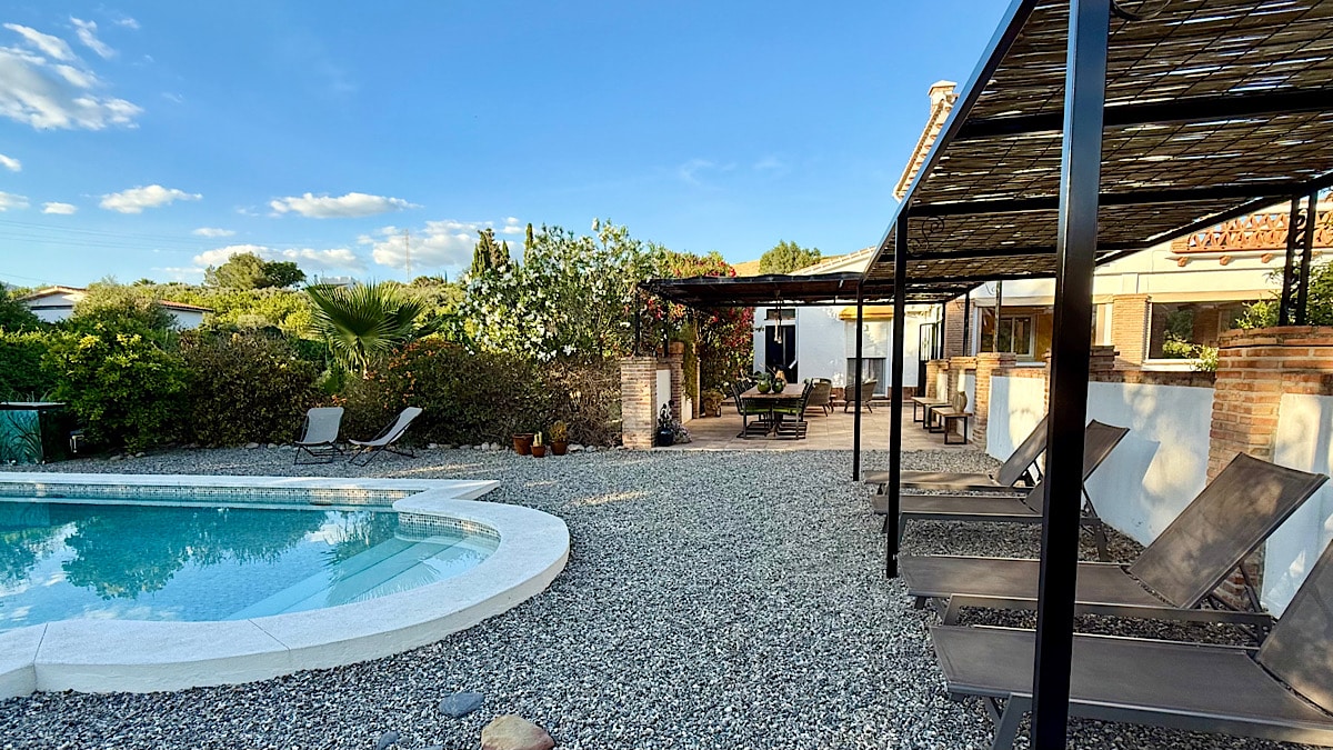 tuin-gemeenschappelijke-buitenruimte-zwembad-finca-el-limonar-alora