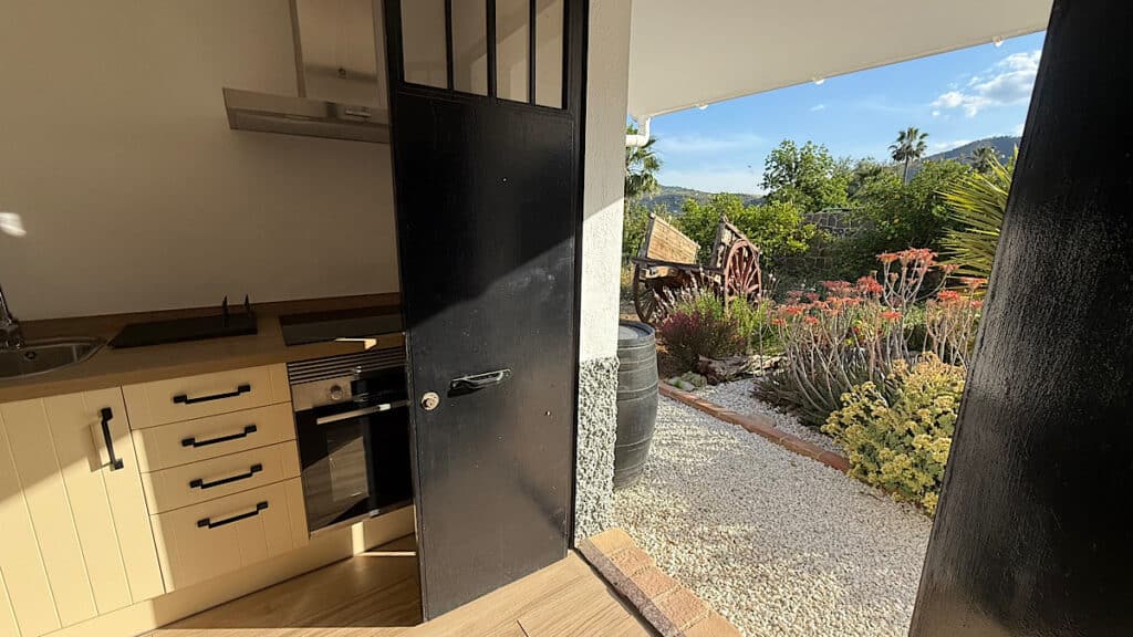 uitzicht-keuken-appartement-el-establo-finca-el-limonar-alora