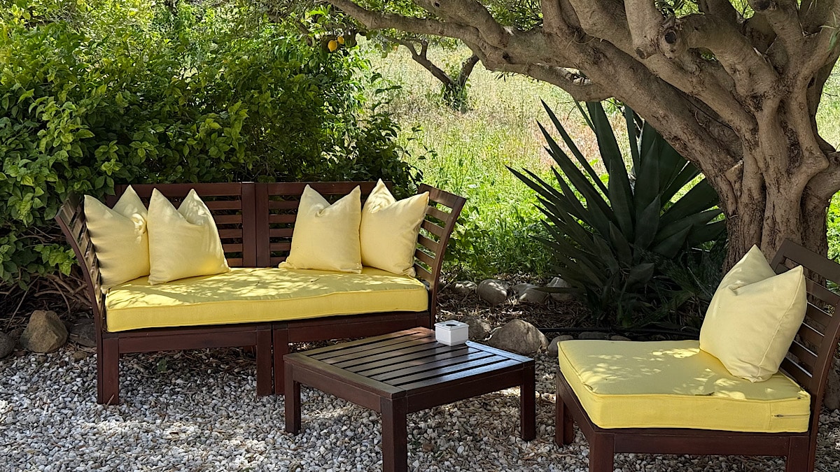zitje-in-citroenboomgaard-finca-el-limonar-alora