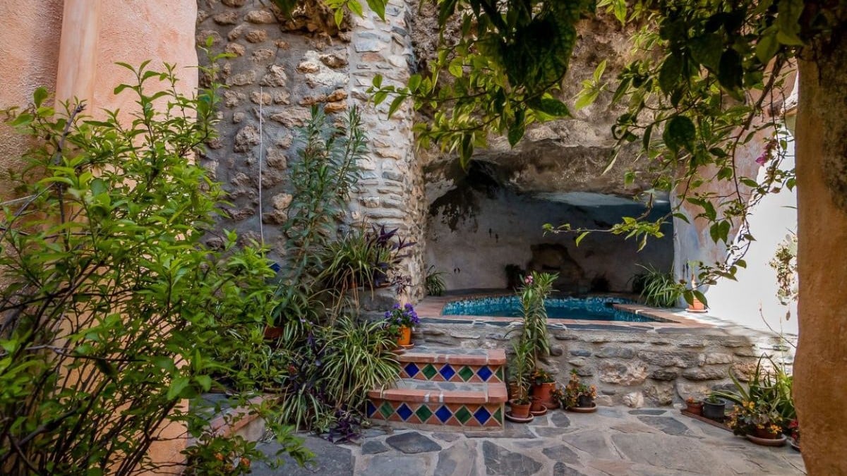 casita-la-cueva-eeen-bijzondere-accommodatie-aan-de-costa-tropical-granada
