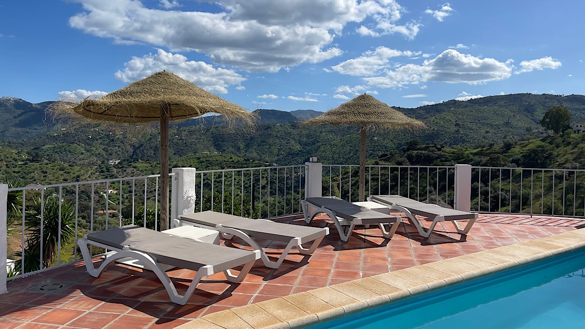 casa-la-quinta-nederlandse-benb-in-riogordo-malaga-andalusie