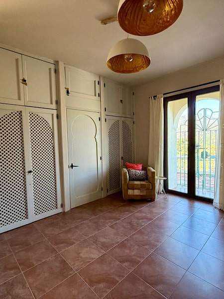finca-conchales-kastenwand-gastenverblijf-el-carracol