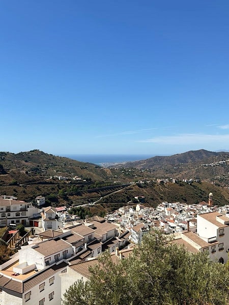 canillas-de-albaida-met-uitzicht-op-de-costa-del-sol