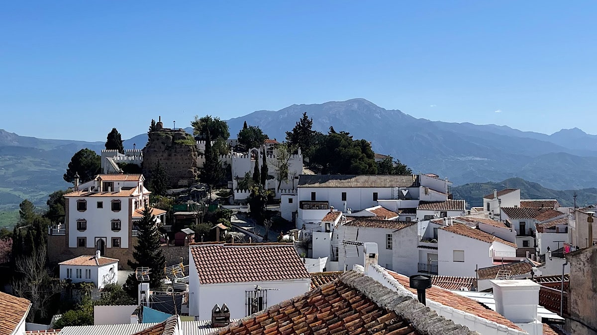 comares-zicht-op-kasteel