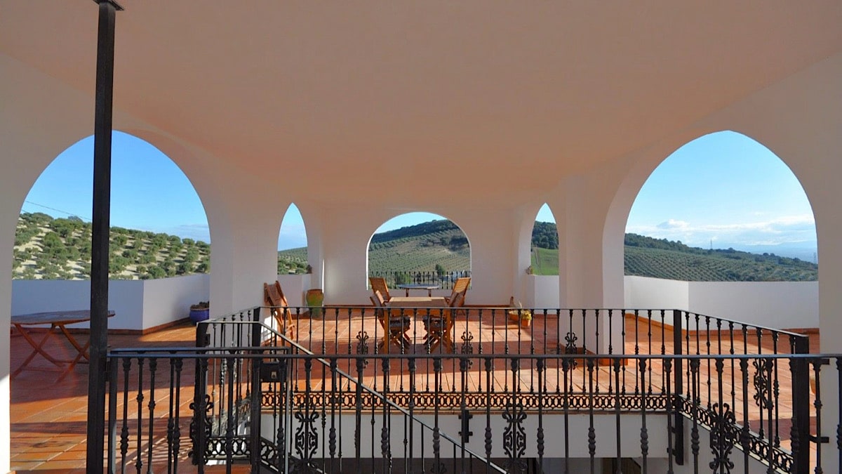 het-prachtige-terras-bij-de-cortijo