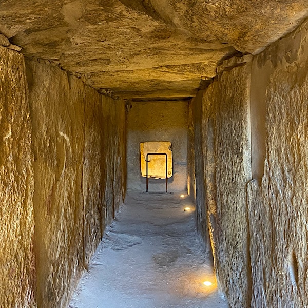 interieur-dolmenes-de-viera-antequera