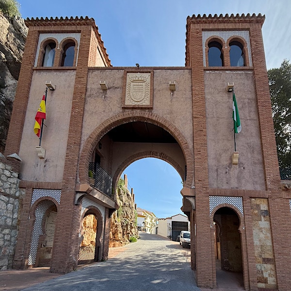 puerta-de-malaga-in-comares