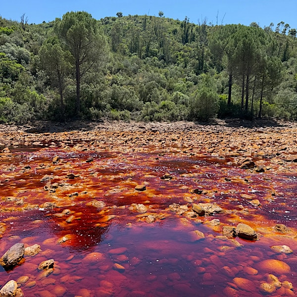 rivierbedding-riotinto-in-huelva-andalusie