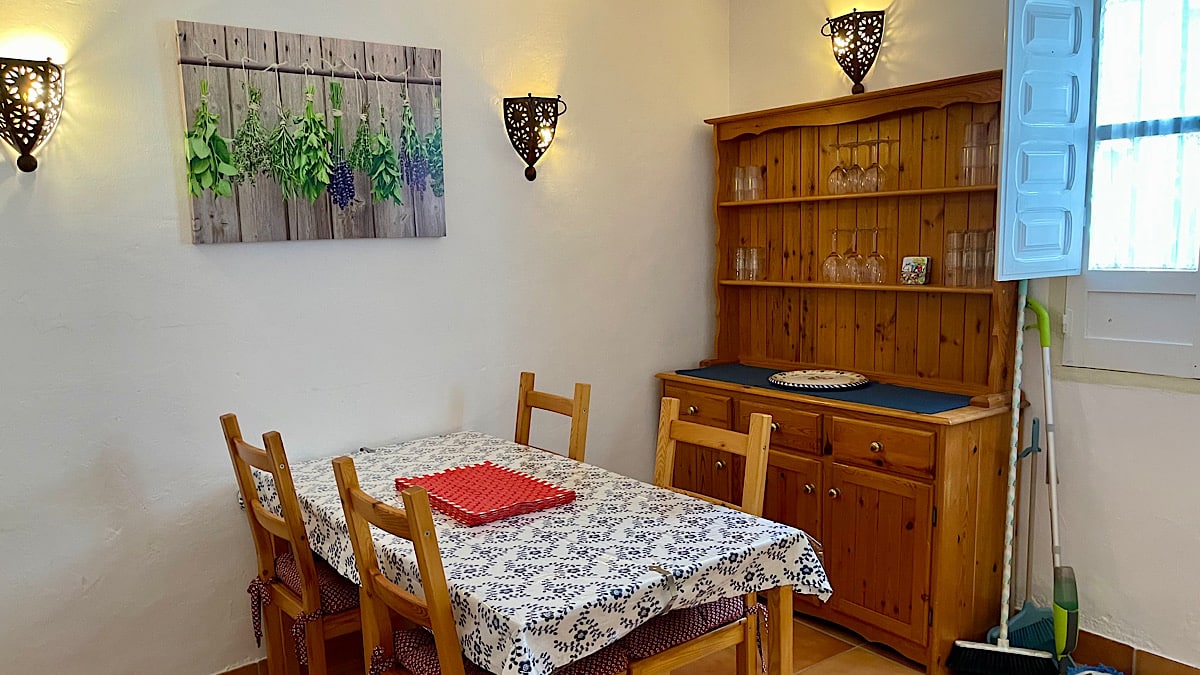 eettafel-in-de-keuken-van-casa-antonio