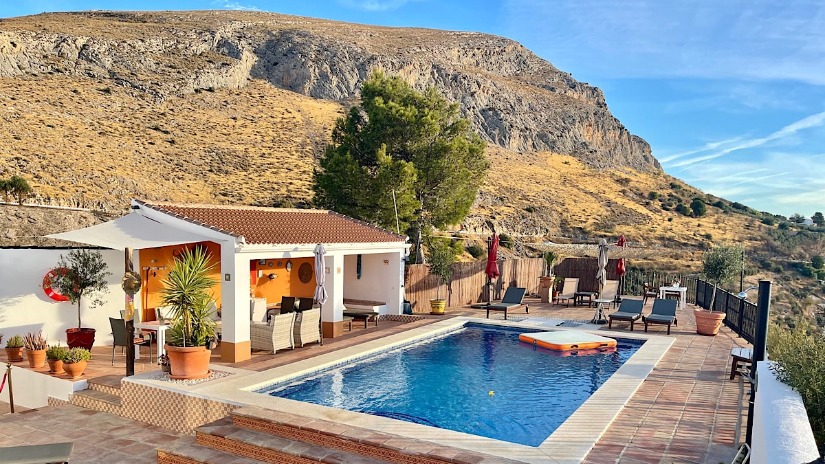 het-heerlijke-buitenterras-van-casa-la-calera