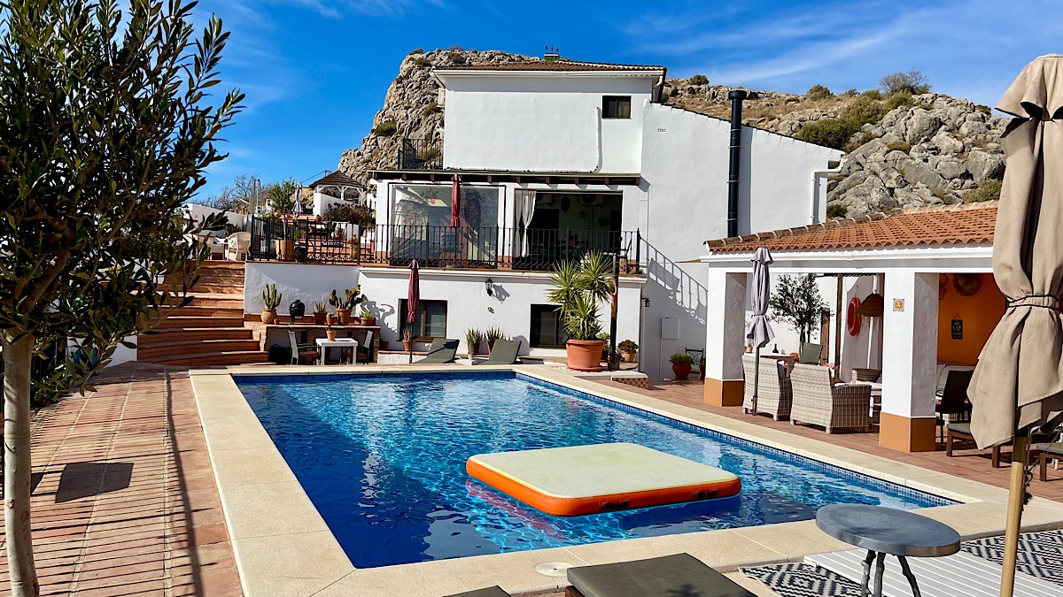 overzichts-foto-casa-la-calera-bent-teba-malaga