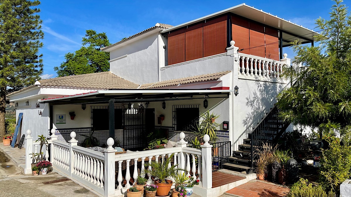 casa-loko-fijne-benb-van-belgen-in-het-binnenland-van-malaga