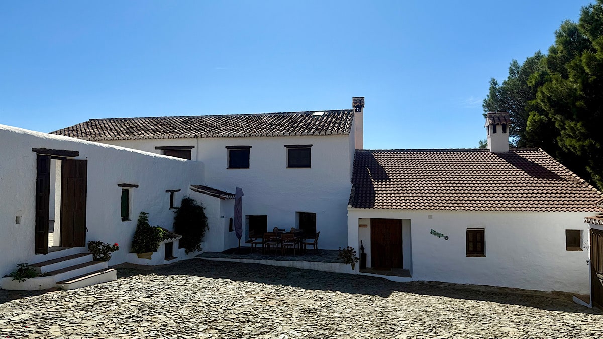 de-cortijo-van-cortijo-juan-salvador-montes-de-malaga