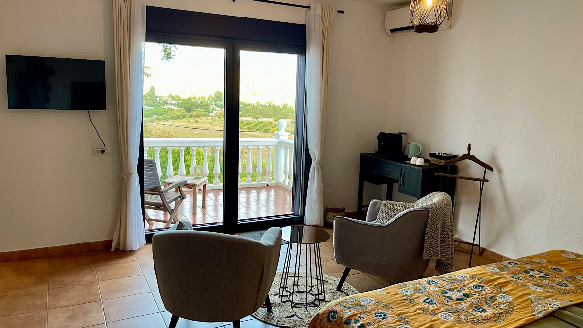 fijn-verblijf-in-kamer-tres-met-balkon