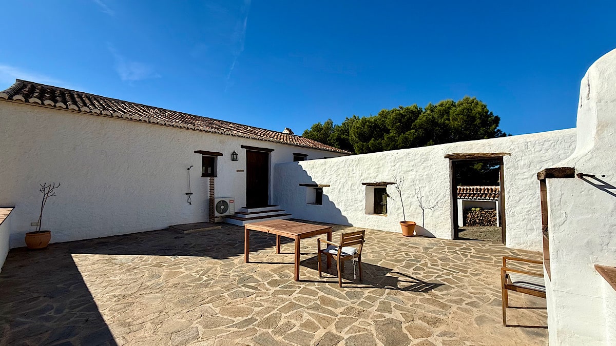 heerlijk-terras-bij-cortijo-juan-salvador