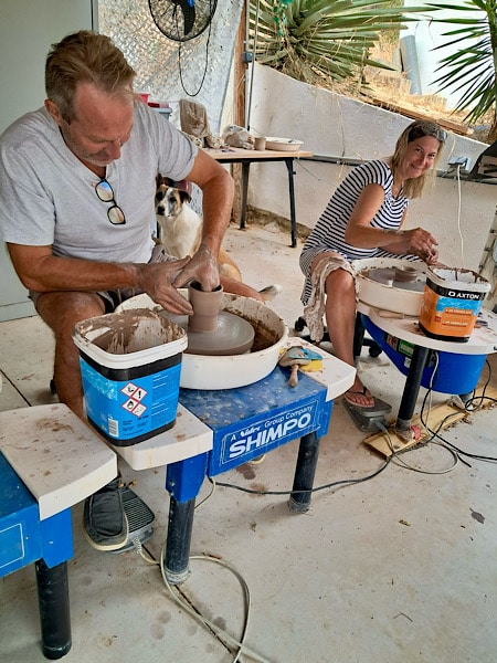 pottenbak-workshop-bij-finca-amorosa