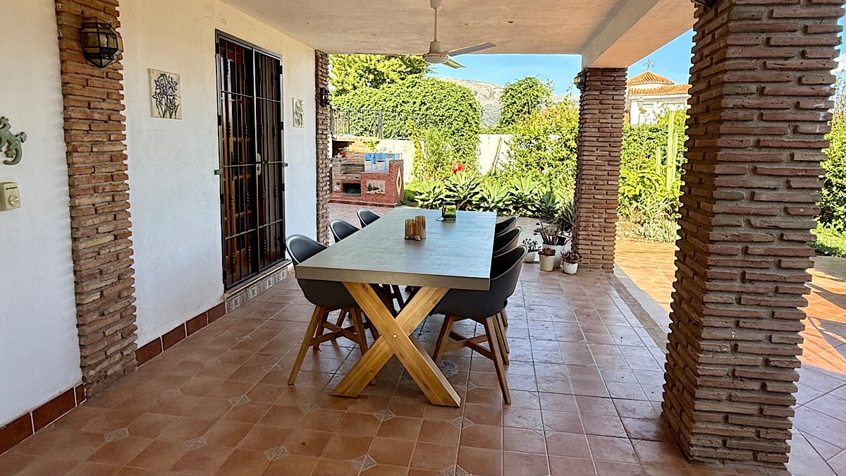 veranda-villa-rosa-alora-malaga