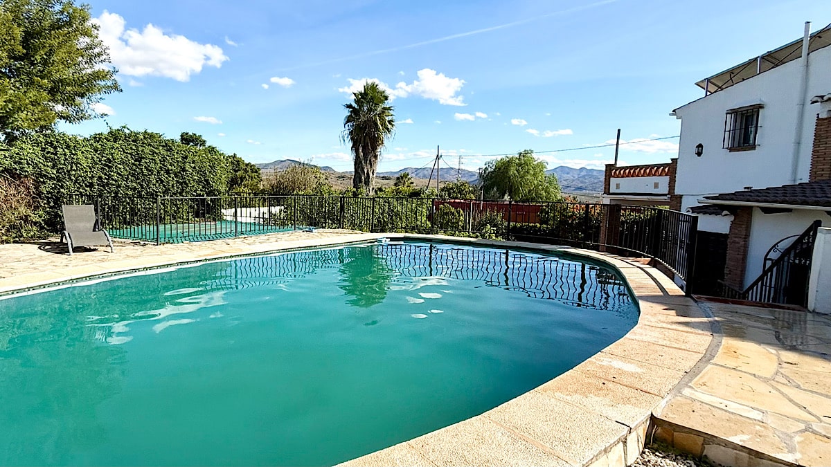 zwembad-villa-rosa-in-alora-provincie-malaga