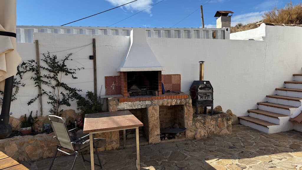 bbq-en-pizza-oven-cuevas-barrio-las-santas-huescar-granada