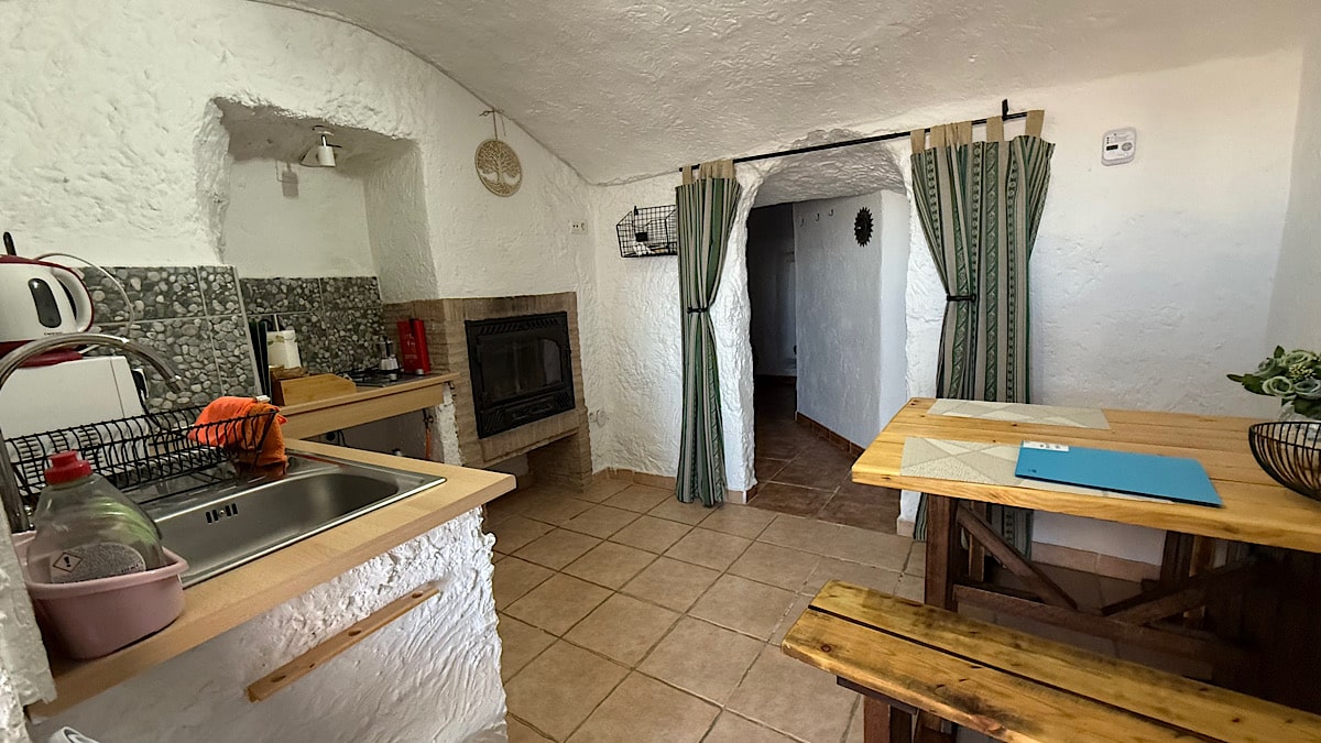keuken-cueva-3-cuevas-barrio-las-santas-huescar-granada