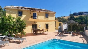 casa-los-tres-gatos-zonnedoek-huis-zwembad