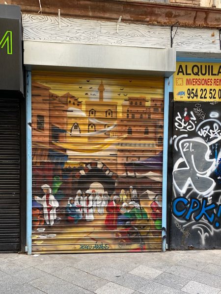Street art rolluik oosters tafereel Sevilla